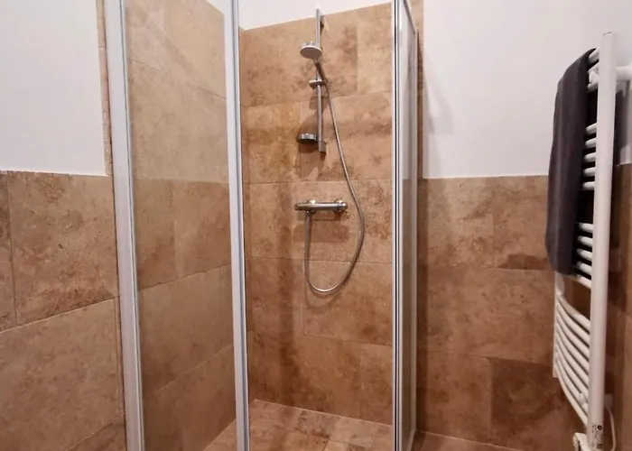 De Charme A La Campagne Lusignan-Petit